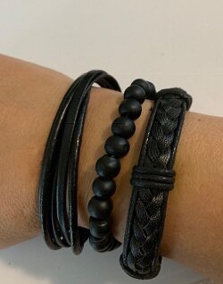 3 zwarte leren armbanden