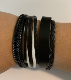 3 zwarte leren armbanden