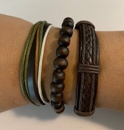 3 bruine leren armbanden