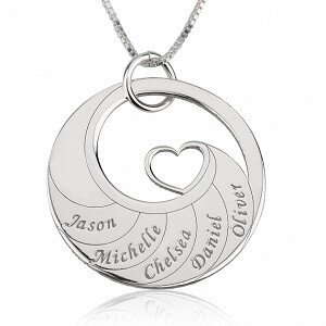 Naamketting cirkel met hart gegraveerd